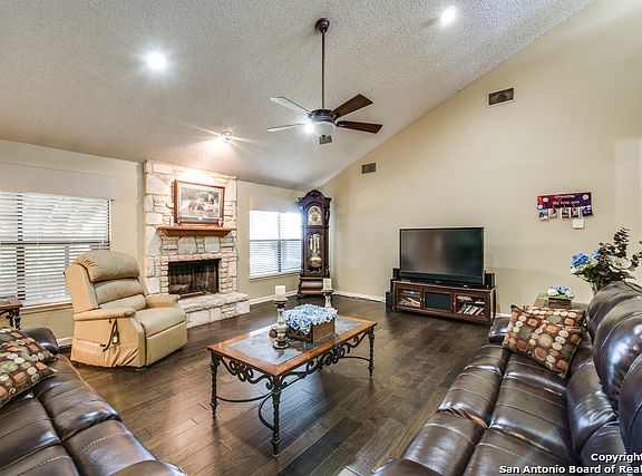 5th image of 5960 Woodridge Hl