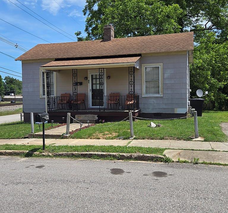 1st image of 17 Carlson Ave