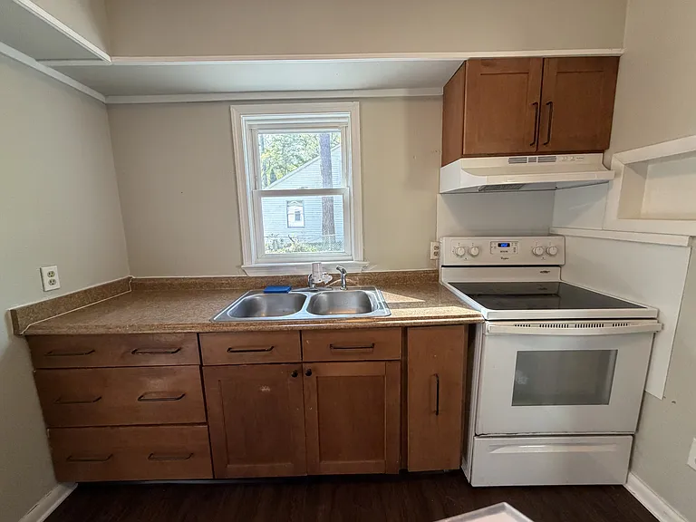 508 Hayward Ave — Photo 5
