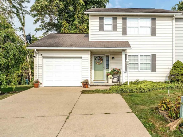 4047 Pinehurst Dr, Morgantown, WV 26505