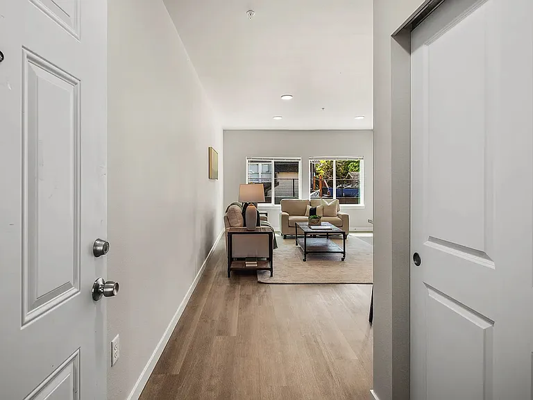 6400 Pacific Ave #203 — Photo 3
