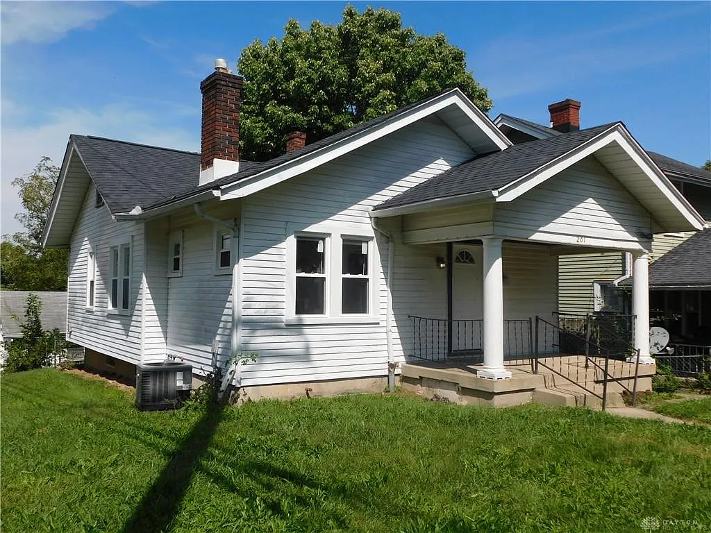 2 bed, 1.0 bath, 840 sqft, $1,250 — Photo 2