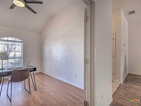 5th image of 2802 Southwood Dr