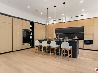 11929 Brentwood Grove Dr, Los Angeles, CA 90049