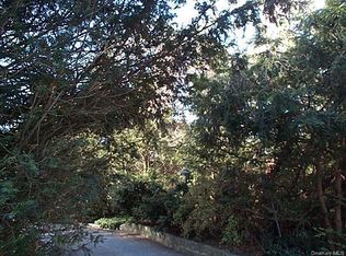 80 Longview Rd, Port Washington, NY 11050