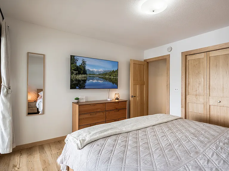 Medicine Lake Dr W — Photo 17