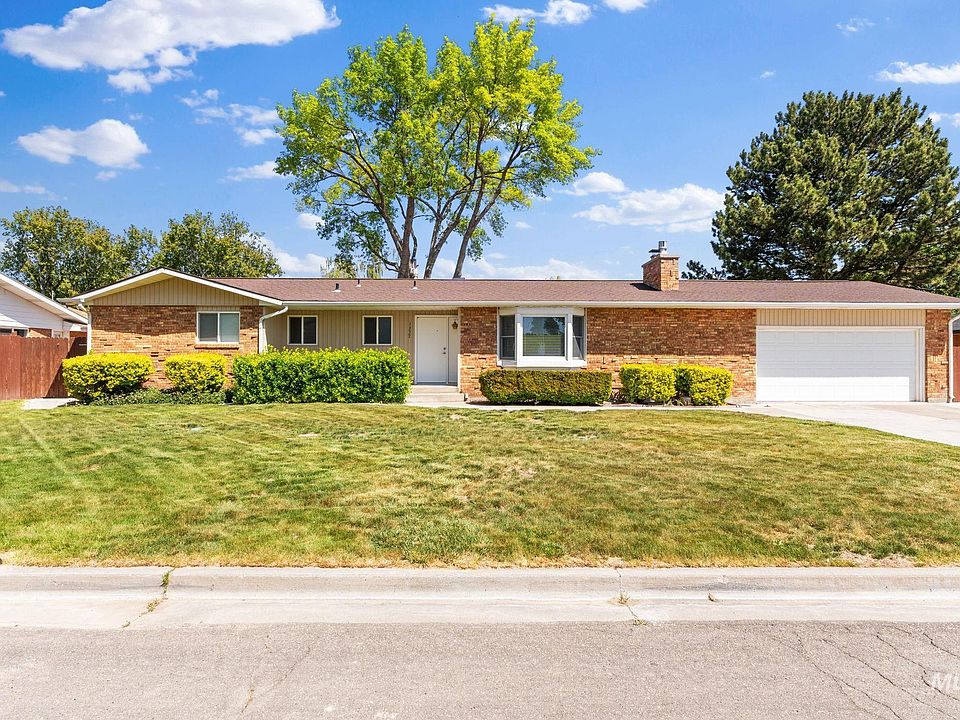1st image of 1337 Holly Dr