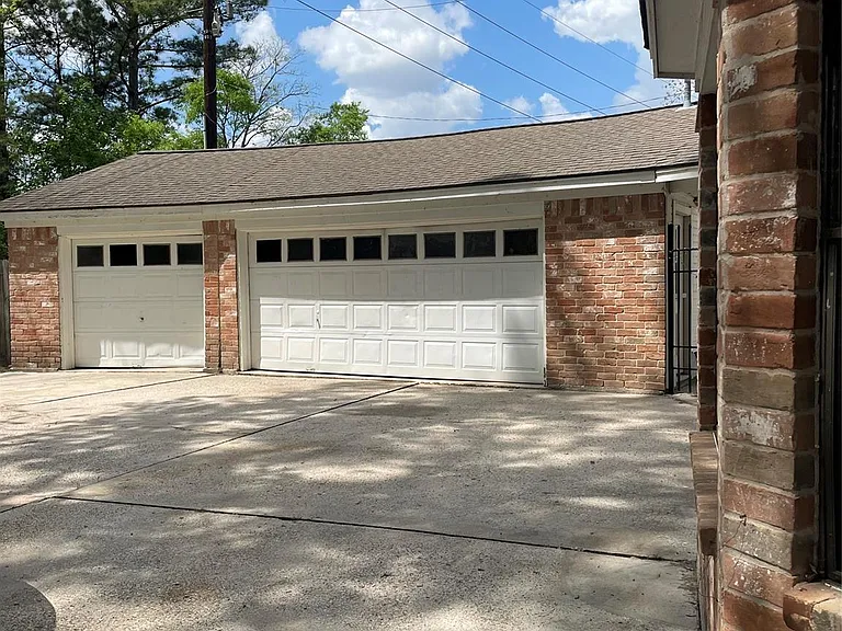 21122 Harvest Hill Ln — Photo 2