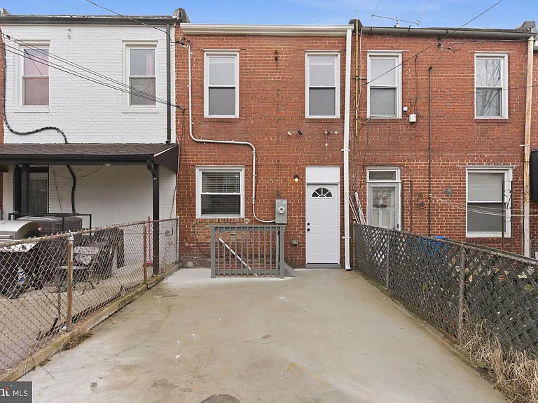 2710 Mura St — Photo 31