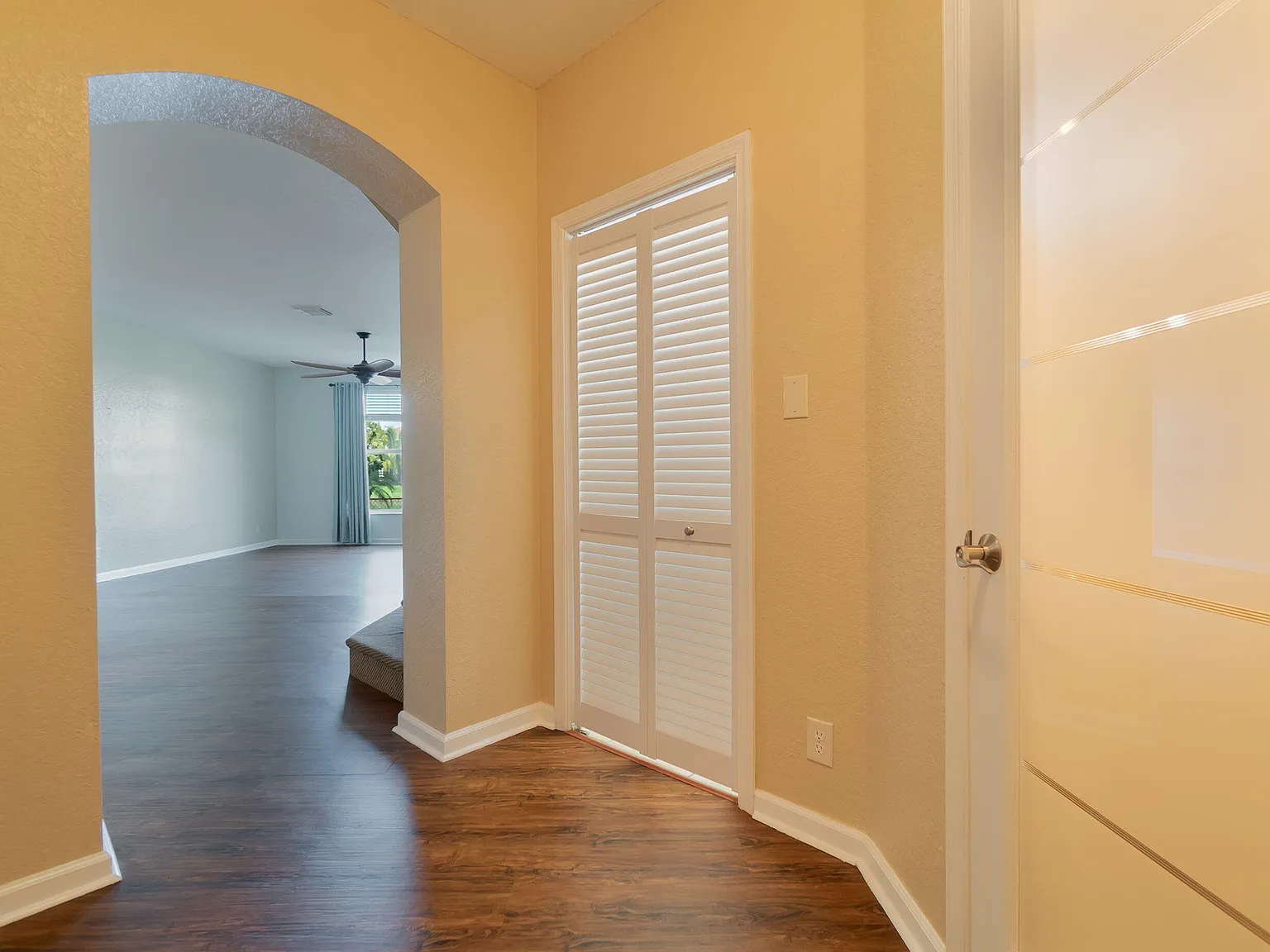 3 bed, 2.5 bath, 1872 sqft, $3,250 — Photo 3