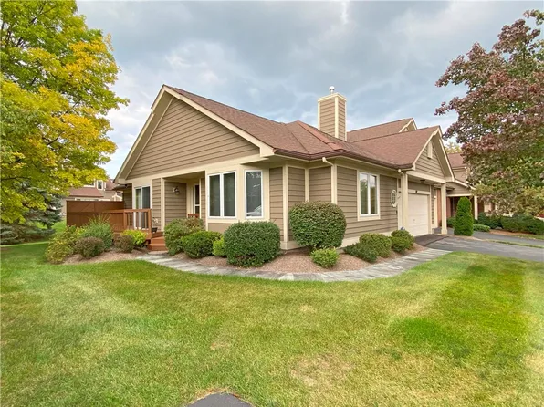 392 Spinnaker Ln, Webster, NY 14580