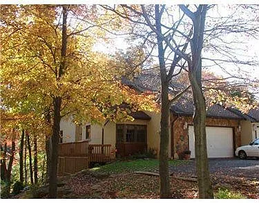 122 Oak Dr photo 1