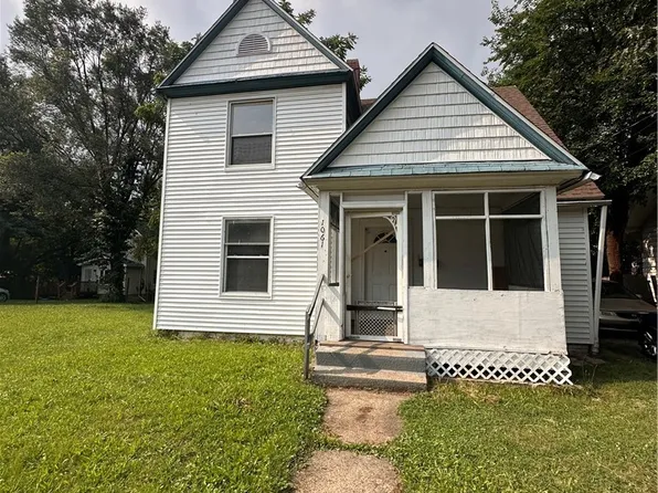 1061 Ackley St, Akron, OH 44306
