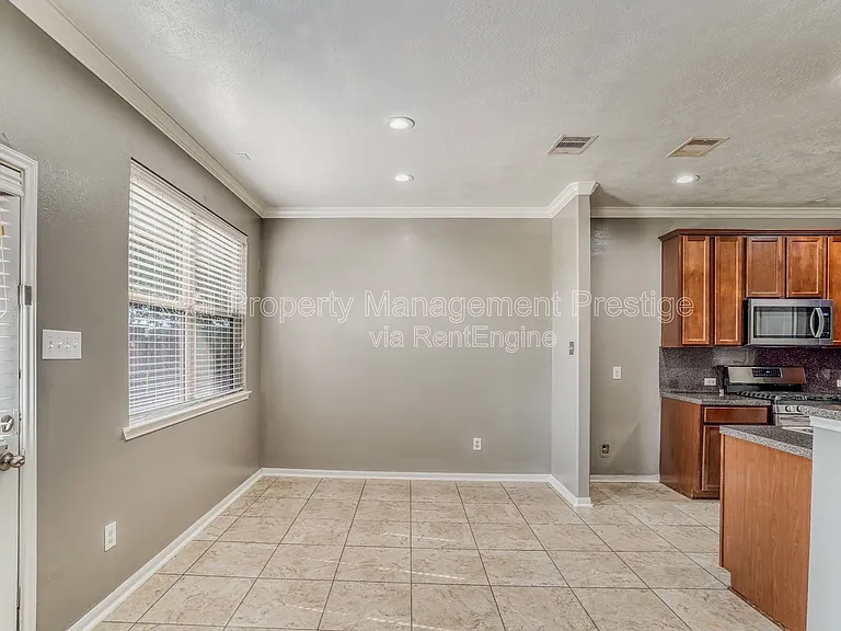 10707 Fuqua Glen Ln — Photo 3