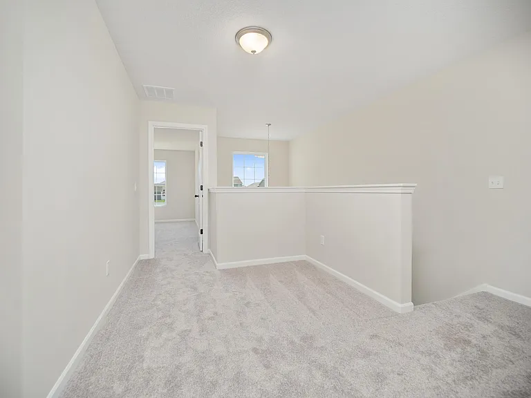 1045 W Hamilton Rd N — Photo 13
