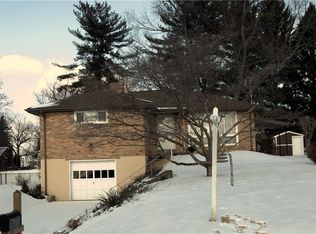 10 Greenview Dr, Mc Kees Rocks, PA 15136