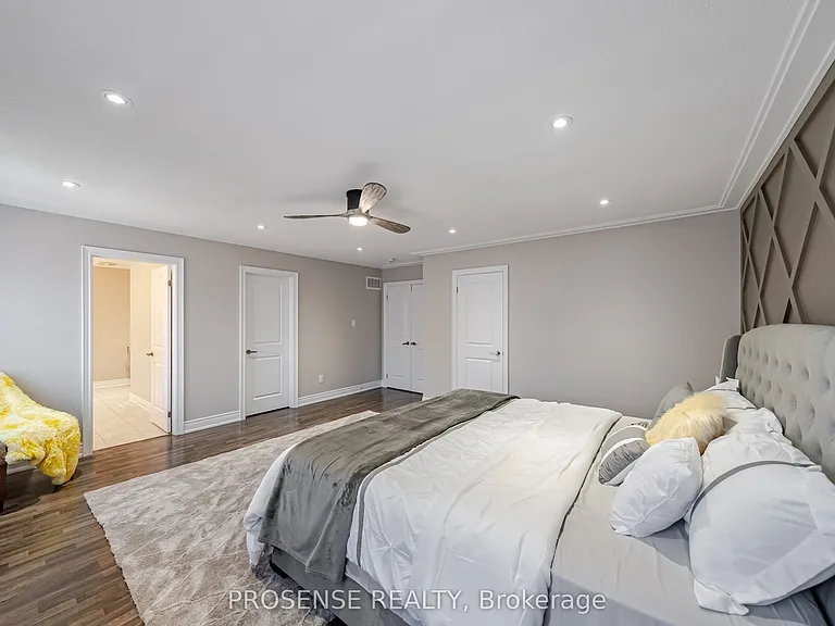 8 Macbean Cres — Photo 32