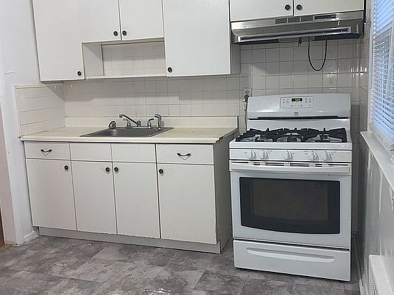 Another view of the kitchen