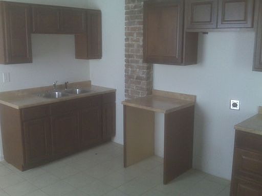 2nd image of 1022 Tupelo St