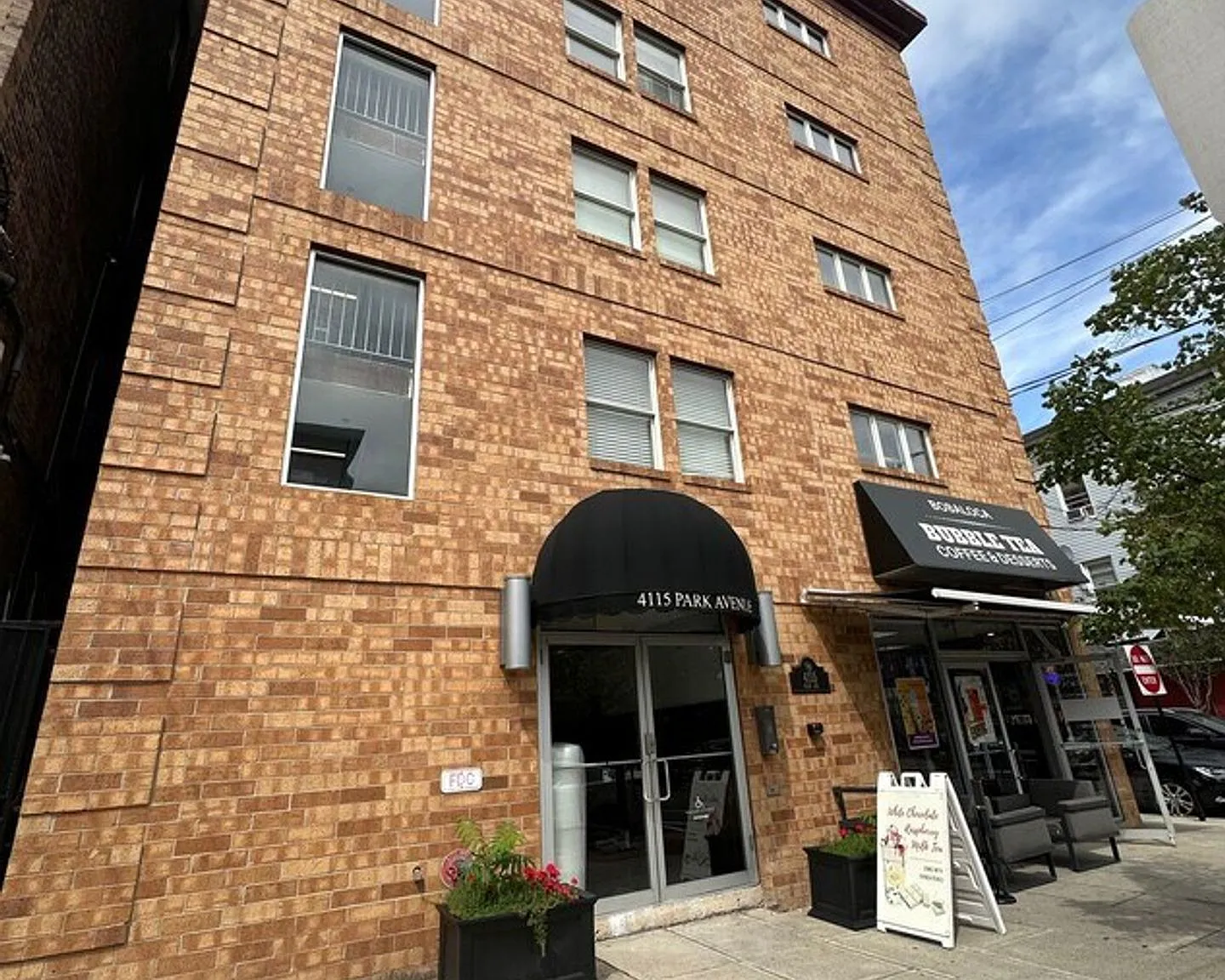 4115 Park Ave Apartments — Photo 1