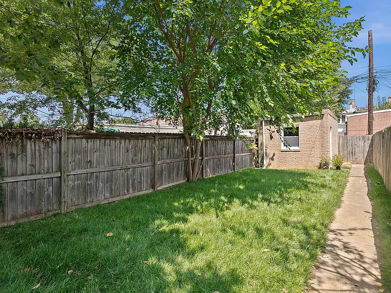 13 Adams St NW — Photo 41