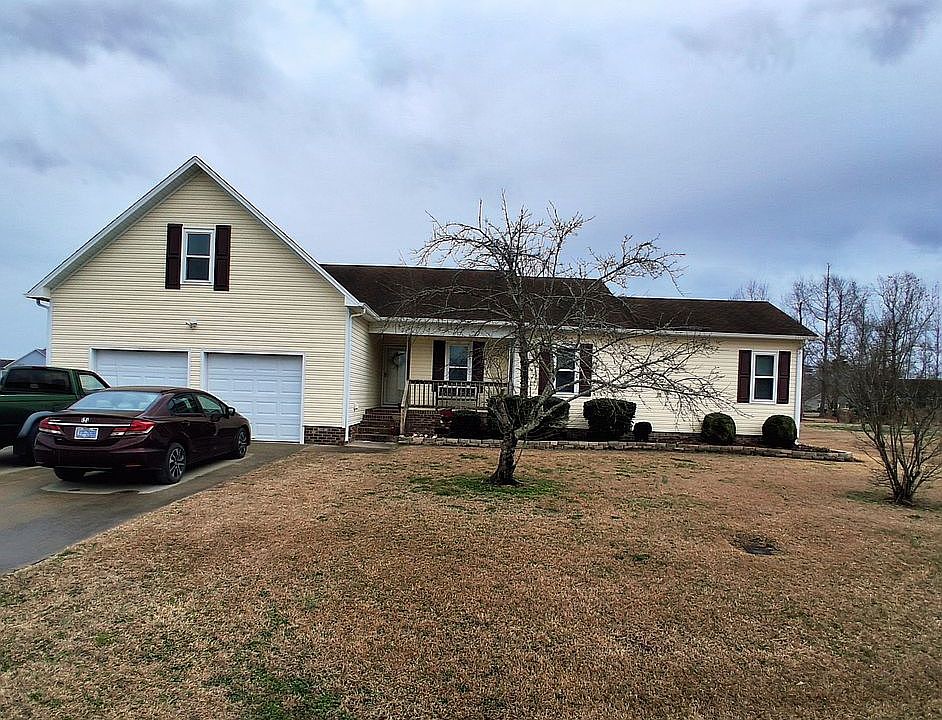 1st image of 576 Ludford Rd