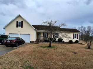 576 Ludford Rd, Elizabeth City, NC 27909