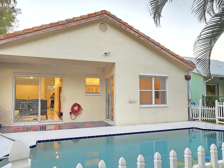661 Lake Wellington Dr — Photo 52
