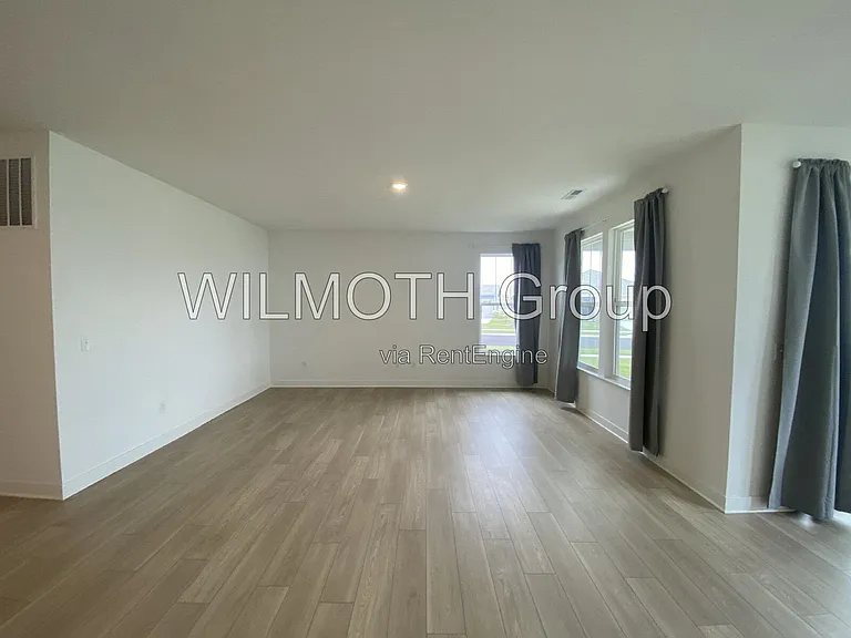 5102 Astor Way — Photo 7