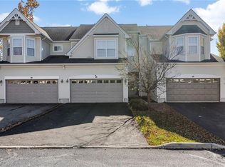 22 Avoncroft Ln, Middletown, NY 10940