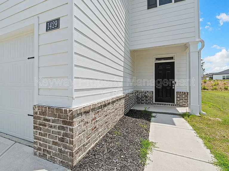 1429 Deer Hollow Run — Photo 2
