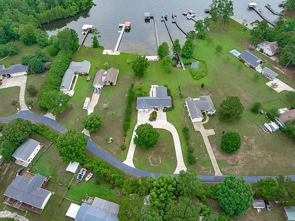 3rd image of 1170 Shore Dr