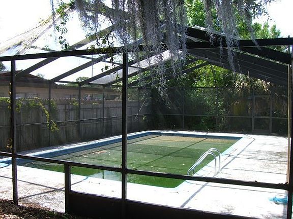 5th image of 10603 N 15th St