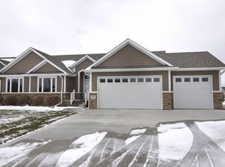 292 La Costa Ln, North Sioux City, SD 57049