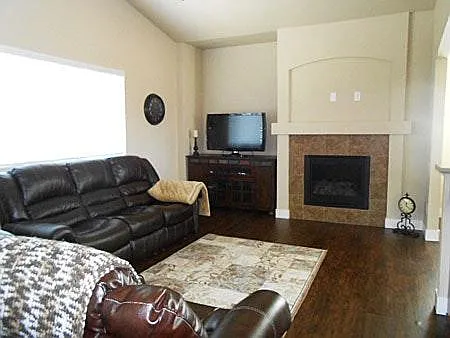 3838 Steelhead St #H — Photo 7