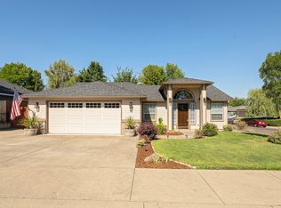 7 Osprey Dr, Eagle Pt, OR 97524