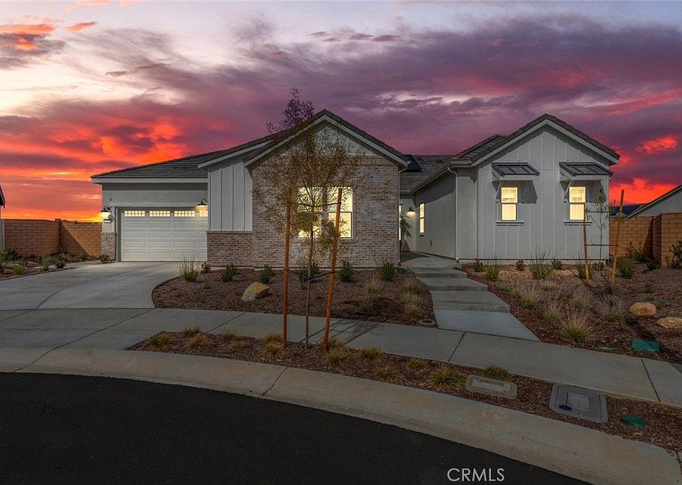 1st image of 32520 Zinna Ct