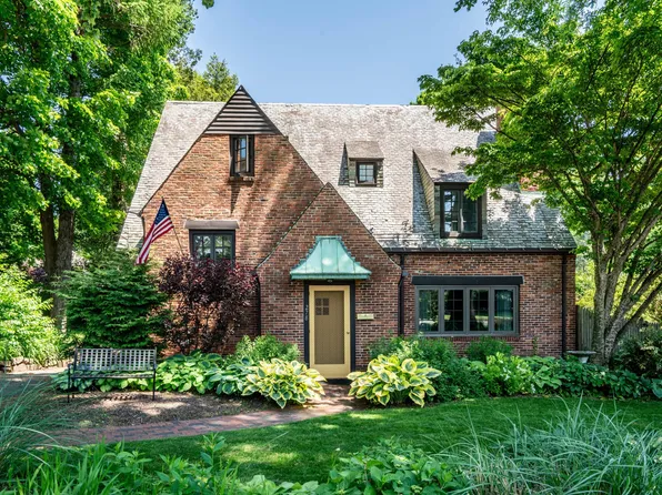 278 Steele Road, West Hartford, CT 06117
