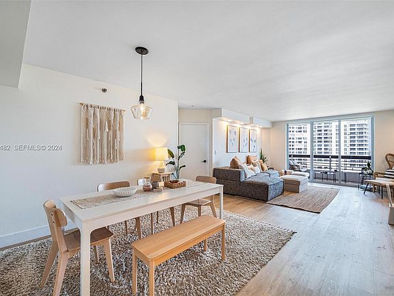 3rd image of 3600 Mystic Pointe Dr APT 1417