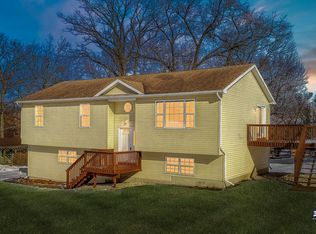 8520 Coral Rd, Wonder Lake, IL 60097