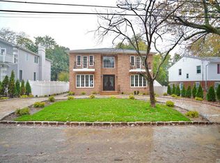 15 Summer Ave, Great Neck, NY 11020