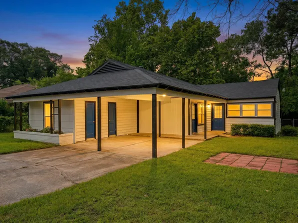 611 Hickory St, Hughes Springs, TX 75656