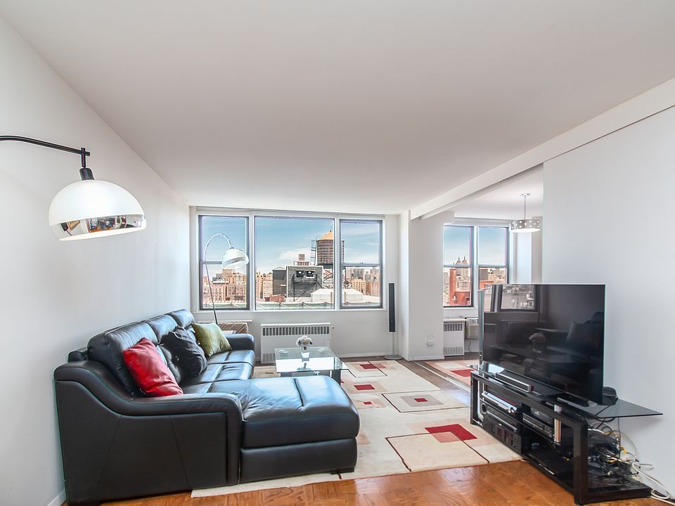 1st image of 200 W 79th St Penthouse E