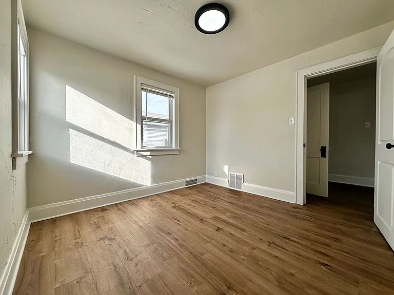 1152 Stuart St — Photo 15