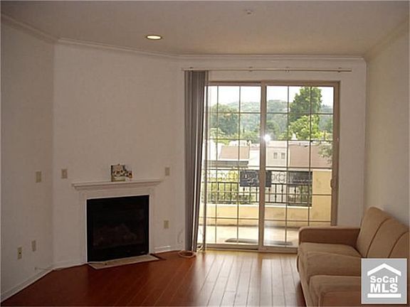 4th image of 12407 Moorpark St APT 306