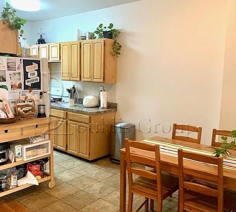 4th image of 24-25 28th St #33