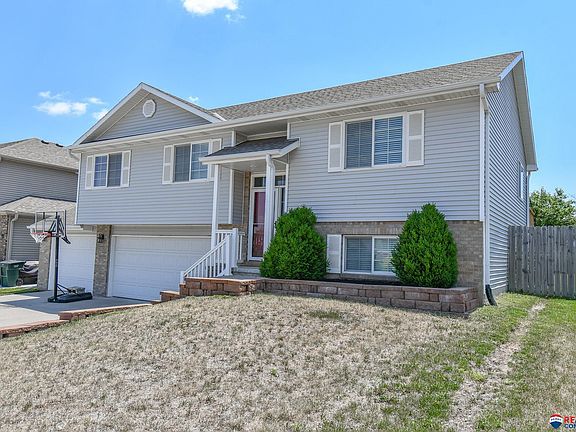 2nd image of 8831 Garland St