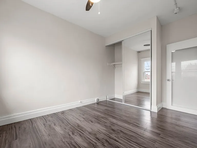 2422 Sichel St — Photo 9