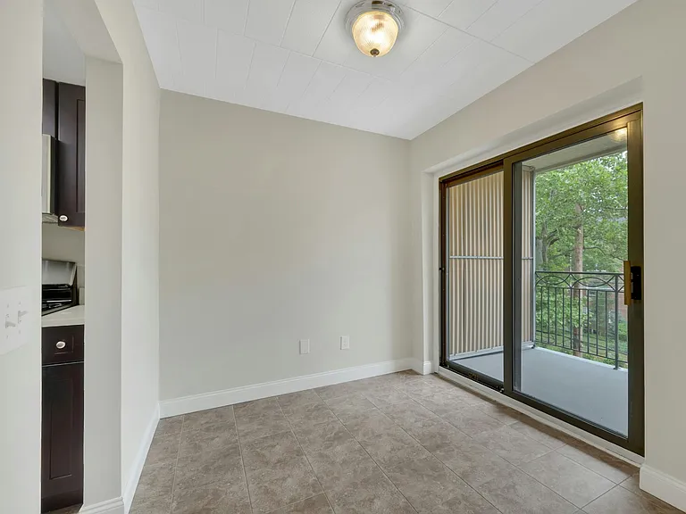 Elide House 505 — Photo 8