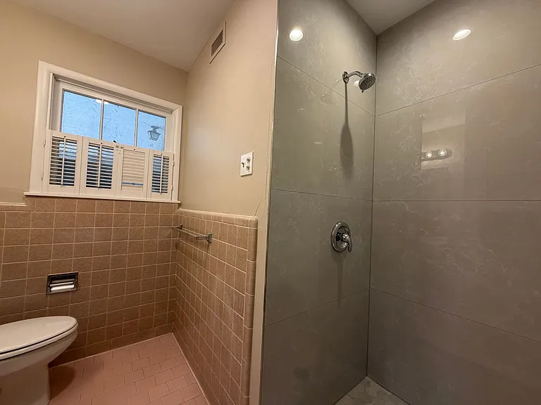 4416 Granbury Rd — Photo 18
